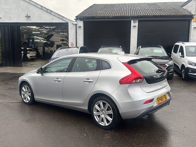 View our VOLVO V40