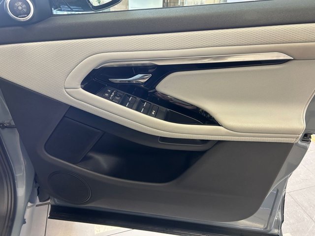 2022 Land Rover Range Rover Evoque 2L Edition 5dr - Photo 10