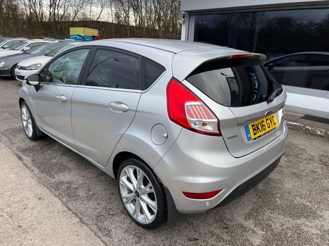 2016 FORD FIESTA - Photo 2