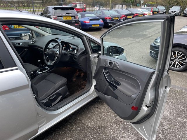 2016 FORD FIESTA - Photo 8