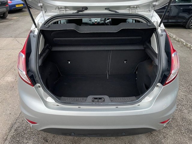 2016 FORD FIESTA - Photo 12