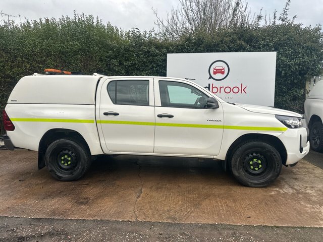 2021 TOYOTA HILUX - Photo 3
