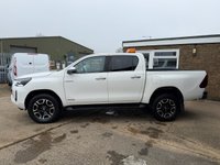 USED 2021 71 TOYOTA HI-LUX 2.8 D-4D Invincible Pickup Double Cab 4dr Diesel Auto 4WD Euro 6 (s/s) (204 ps) 1 owner F.S.H