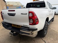 USED 2021 71 TOYOTA HI-LUX 2.8 D-4D Invincible Pickup Double Cab 4dr Diesel Auto 4WD Euro 6 (s/s) (204 ps) 1 owner F.S.H
