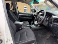 USED 2021 71 TOYOTA HI-LUX 2.8 D-4D Invincible Pickup Double Cab 4dr Diesel Auto 4WD Euro 6 (s/s) (204 ps) 1 owner F.S.H