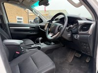 USED 2021 71 TOYOTA HI-LUX 2.8 D-4D Invincible Pickup Double Cab 4dr Diesel Auto 4WD Euro 6 (s/s) (204 ps) 1 owner F.S.H