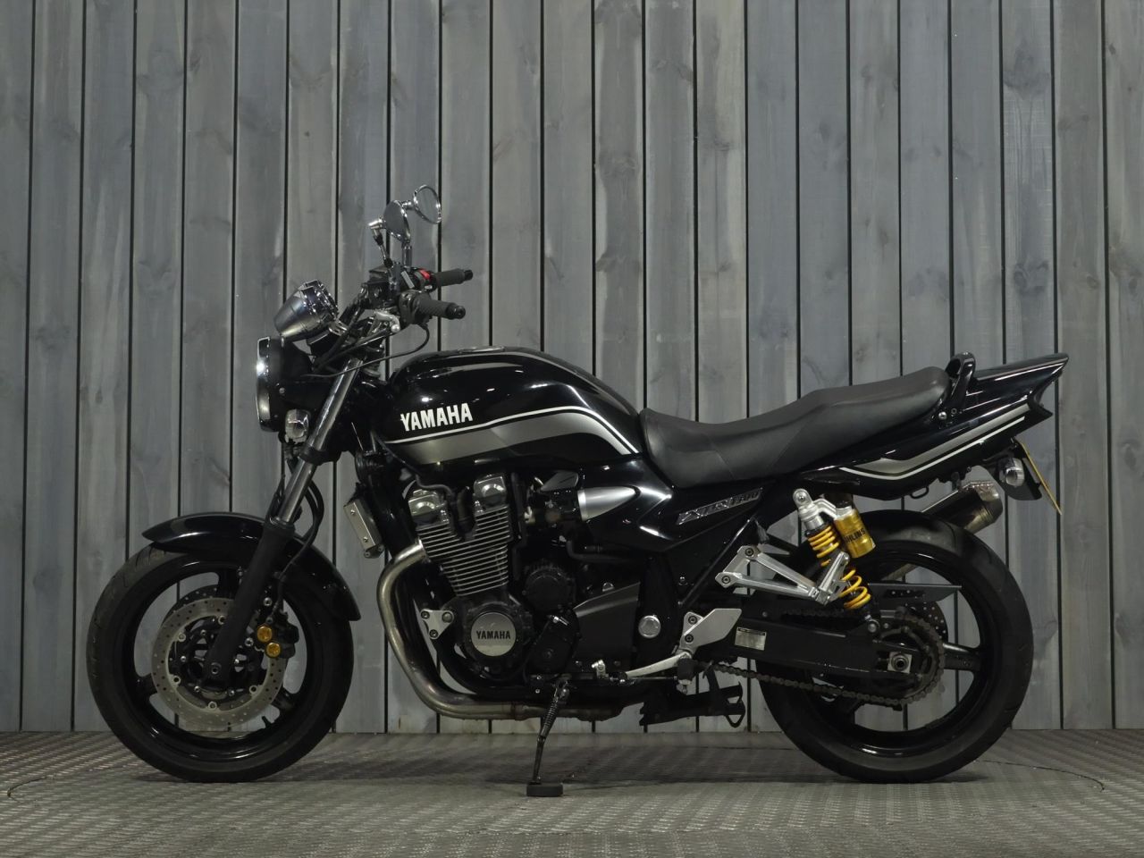 YAMAHA XJR1300