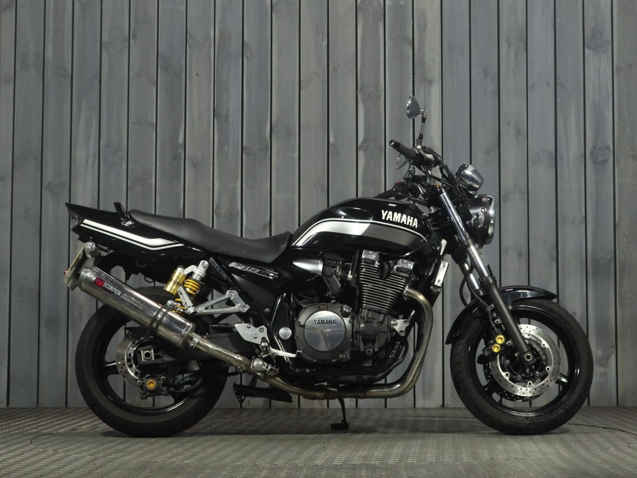 YAMAHA XJR1300