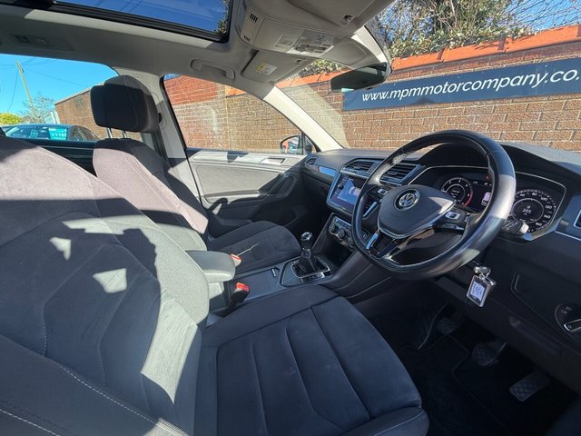 2017 VOLKSWAGEN TIGUAN 2.0 TDI SEL SUV 5dr Diesel Manual Euro 6 (s/s) (150 ps) - Photo 9