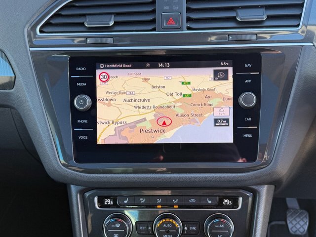 2017 VOLKSWAGEN TIGUAN 2.0 TDI SEL SUV 5dr Diesel Manual Euro 6 (s/s) (150 ps) - Photo 11