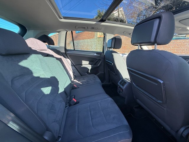 2017 VOLKSWAGEN TIGUAN 2.0 TDI SEL SUV 5dr Diesel Manual Euro 6 (s/s) (150 ps) - Photo 12