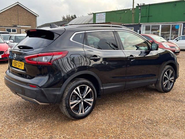 2017 NISSAN QASHQAI 1.2 DIG-T N-Connecta SUV 5dr Petrol Manual Euro 6 (s/s) (115 ps) - Photo 9