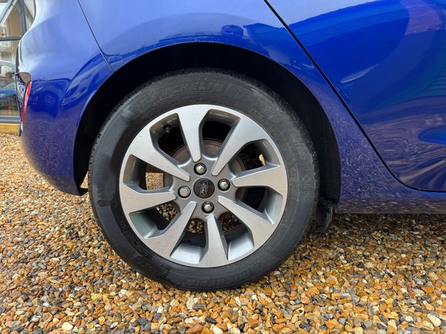 2018 FORD FIESTA 1.0T EcoBoost Zetec Hatchback 5dr Petrol Manual Euro 6 (s/s) (100 ps) - Photo 9