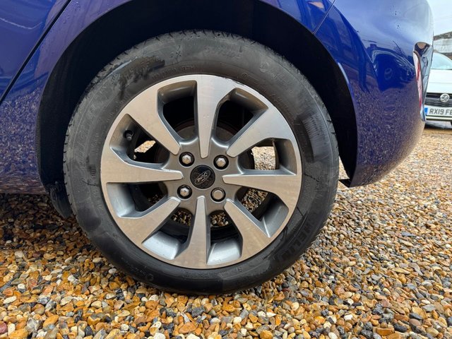 2018 FORD FIESTA 1.0T EcoBoost Zetec Hatchback 5dr Petrol Manual Euro 6 (s/s) (100 ps) - Photo 11