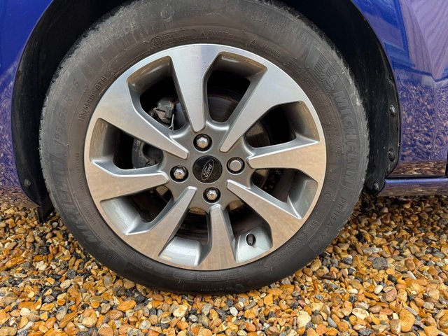 2018 FORD FIESTA 1.0T EcoBoost Zetec Hatchback 5dr Petrol Manual Euro 6 (s/s) (100 ps) - Photo 12