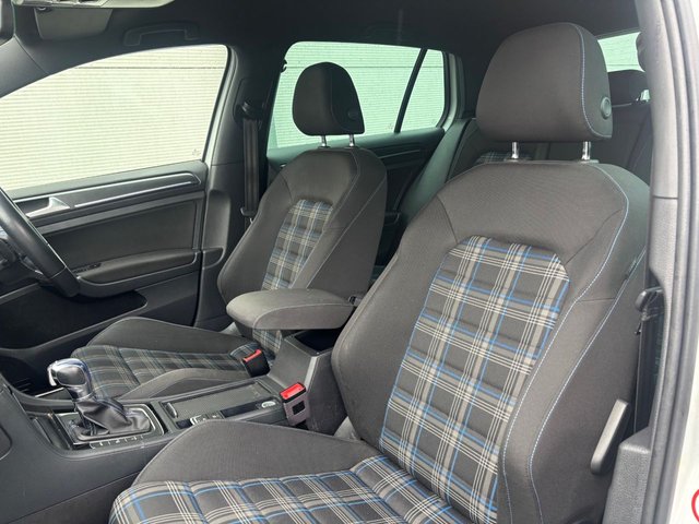 2017 VOLKSWAGEN GOLF 1.4 TSI 8.7kWh GTE Advance Hatchback 5dr Petrol Plug-in Hybrid DSG Euro 6 (s/s) (204 ps) - Photo 4