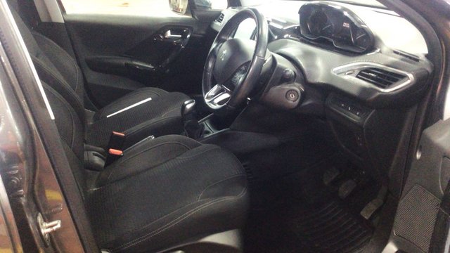 2019 PEUGEOT 208 - Photo 9