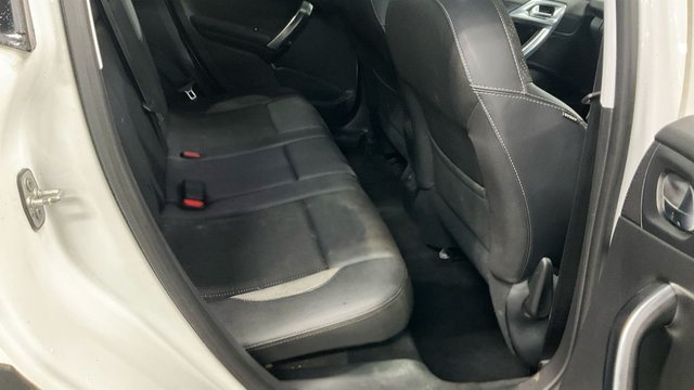 2018 PEUGEOT 2008 - Photo 12