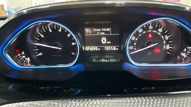 2018 PEUGEOT 2008 - Photo 10