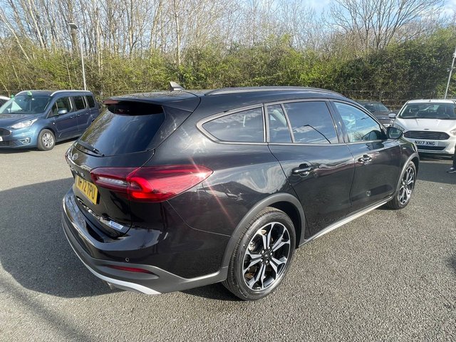 2022 Ford Focus 1L Active X Vignale 5dr - Photo 3