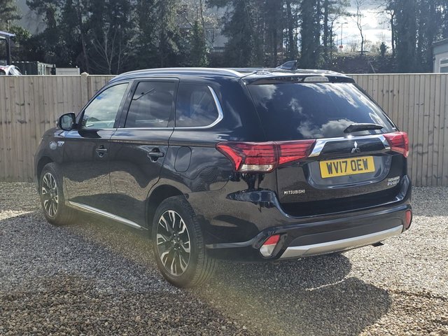 2017 MITSUBISHI OUTLANDER - Photo 3