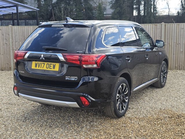 2017 MITSUBISHI OUTLANDER - Photo 5
