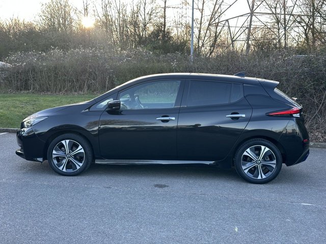 2021 NISSAN LEAF - Photo 2