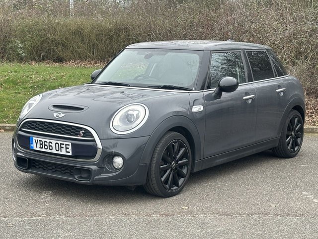 2017 MINI HATCH