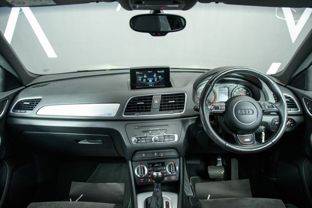 View our AUDI Q3