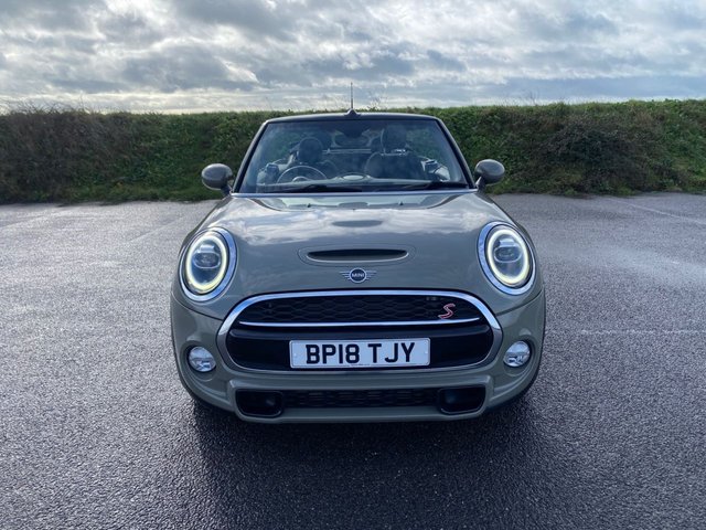 View our MINI CONVERTIBLE