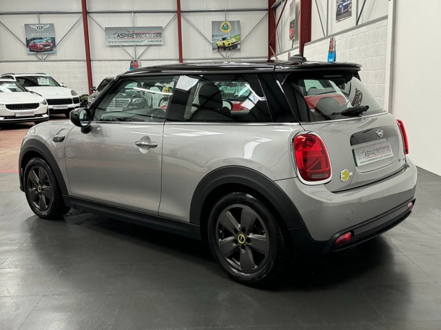 2023 MINI Electric Hatch - Photo 2