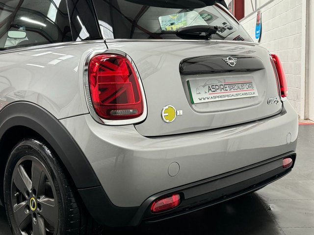 2023 MINI Electric Hatch - Photo 9