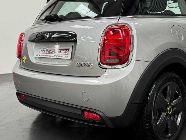 2023 MINI Electric Hatch - Photo 10