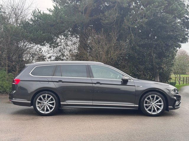 2020 Volkswagen Passat 2L R-Line 5dr - Photo 4