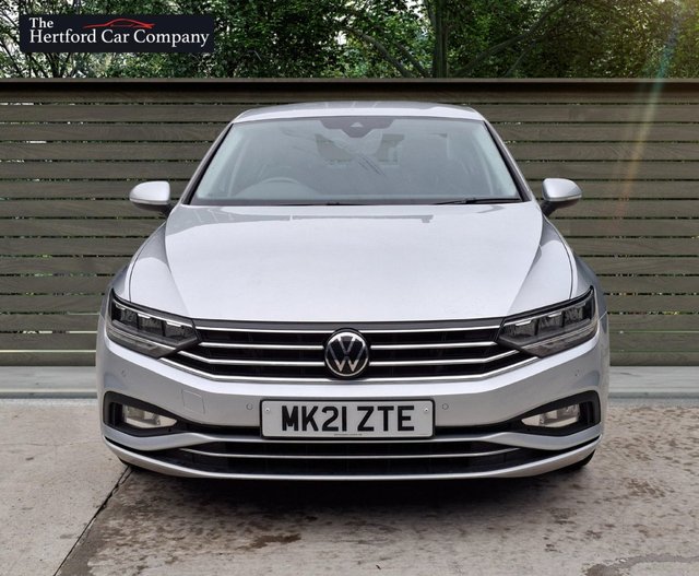 2021 Volkswagen Passat 1.5L Sel 4dr - Photo 3