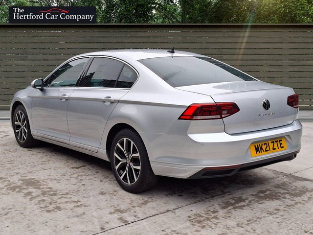 2021 Volkswagen Passat 1.5L Sel 4dr - Photo 6