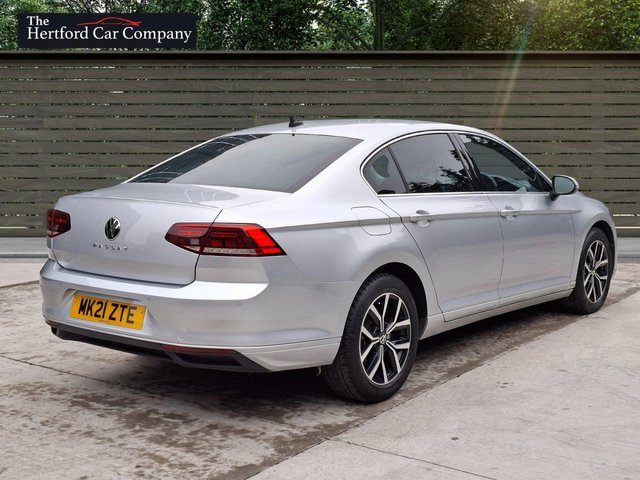 2021 Volkswagen Passat 1.5L Sel 4dr - Photo 8