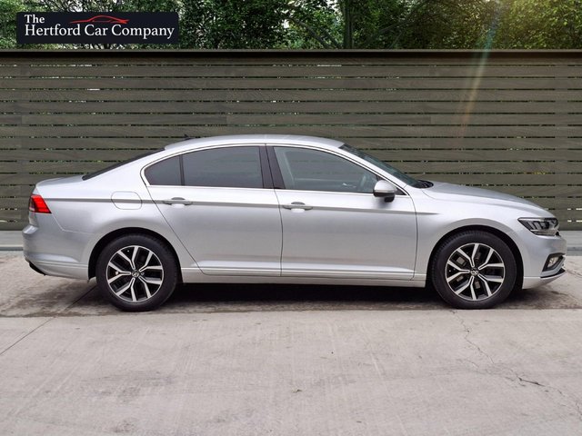 2021 Volkswagen Passat 1.5L Sel 4dr - Photo 9