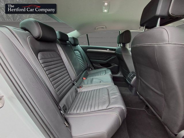 2021 Volkswagen Passat 1.5L Sel 4dr - Photo 12