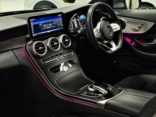 2020 Mercedes-Benz C-Class 2L Amg Line 2dr - Photo 3