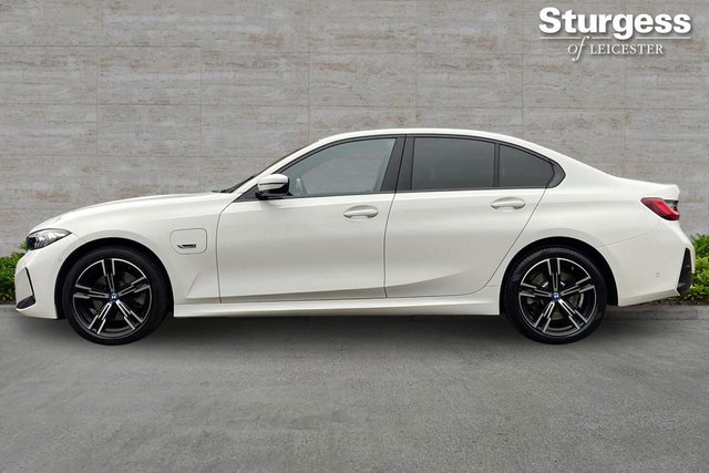 View our BMW 3 SERIES