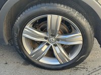 USED 2017 17 VOLKSWAGEN TIGUAN 2.0 TDI BlueMotion Tech SEL SUV 5dr Diesel DSG Euro 6 (s/s) (150 ps) AUTO -- 1 OWNER -- SAT NAV -- HEATED SEATS -- CAR PLAY -- SUNROOF