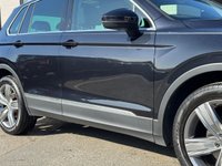 USED 2017 17 VOLKSWAGEN TIGUAN 2.0 TDI BlueMotion Tech SEL SUV 5dr Diesel DSG Euro 6 (s/s) (150 ps) AUTO -- 1 OWNER -- SAT NAV -- HEATED SEATS -- CAR PLAY -- SUNROOF