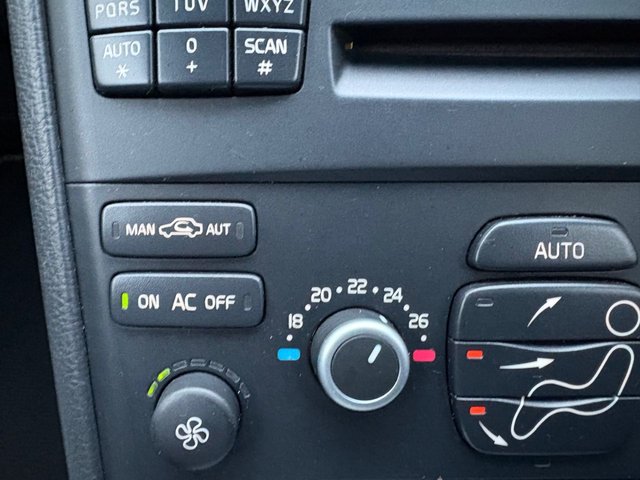 2014 VOLVO XC90 2.4 D5 R-Design Nav SUV 5dr Diesel Geartronic 4WD Euro 5 (200 ps) - Photo 7