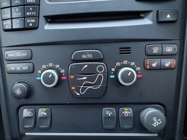 2014 VOLVO XC90 2.4 D5 R-Design Nav SUV 5dr Diesel Geartronic 4WD Euro 5 (200 ps) - Photo 6