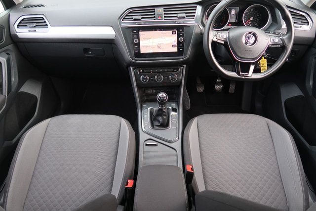 2018 VOLKSWAGEN TIGUAN 2.0 TDI SE Navigation SUV 5dr Diesel Manual Euro 6 (s/s) (150 ps) - Photo 2