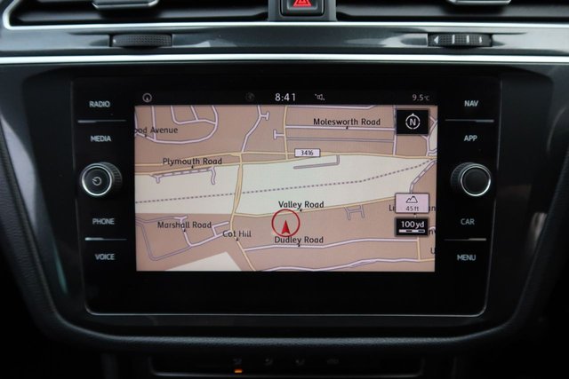 2018 VOLKSWAGEN TIGUAN 2.0 TDI SE Navigation SUV 5dr Diesel Manual Euro 6 (s/s) (150 ps) - Photo 4