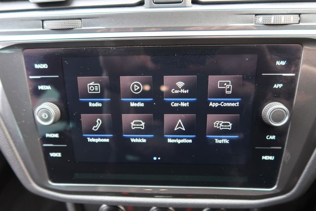 2018 VOLKSWAGEN TIGUAN 2.0 TDI SE Navigation SUV 5dr Diesel Manual Euro 6 (s/s) (150 ps) - Photo 10