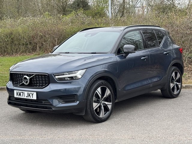 2021 VOLVO XC40