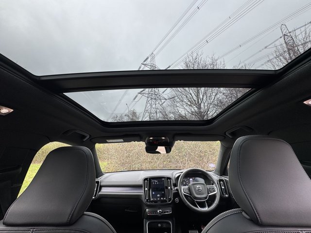 2021 VOLVO XC40 - Photo 10